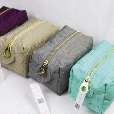 化妝包A01-福建箱包網(wǎng)-寧德箱包加工-福州箱包加工工廠-福建箱包網(wǎng)|福州箱包加工廠|寧德箱包生產廠家 產品展示(福建正岳箱包-寧德箱包工廠-福州箱包工廠、寧德箱包來料加工-福州箱包OEM工廠、箱包生產工廠-箱包設計-箱包加工制作工廠)|金泉網(wǎng)