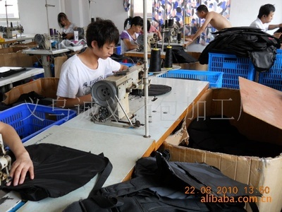 【供應(yīng)600D牛津布手袋生產(chǎn)加工 義烏箱包手袋加工廠】?jī)r(jià)格,廠家,圖片,家居用品加工,義烏市周江箱包廠-