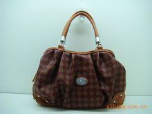 女包_手提斜挎兩用_適用性別:女_產(chǎn)品類(lèi)別:商務(wù)包_箱包形狀:橫款方型_款式:手提包_第5頁(yè)_女包促銷(xiāo)_低價(jià)批發(fā) 